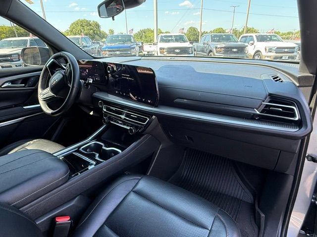 Used 2024 Chevrolet Traverse LT FWD image 8