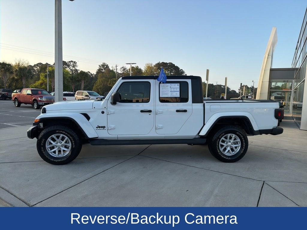 Used 2023 Jeep Gladiator Sport image 4