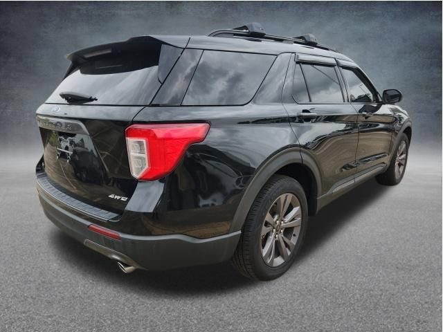 Certified 2022 Ford Explorer XLT w/ Equipment Group 202A AWD/4WD image 9