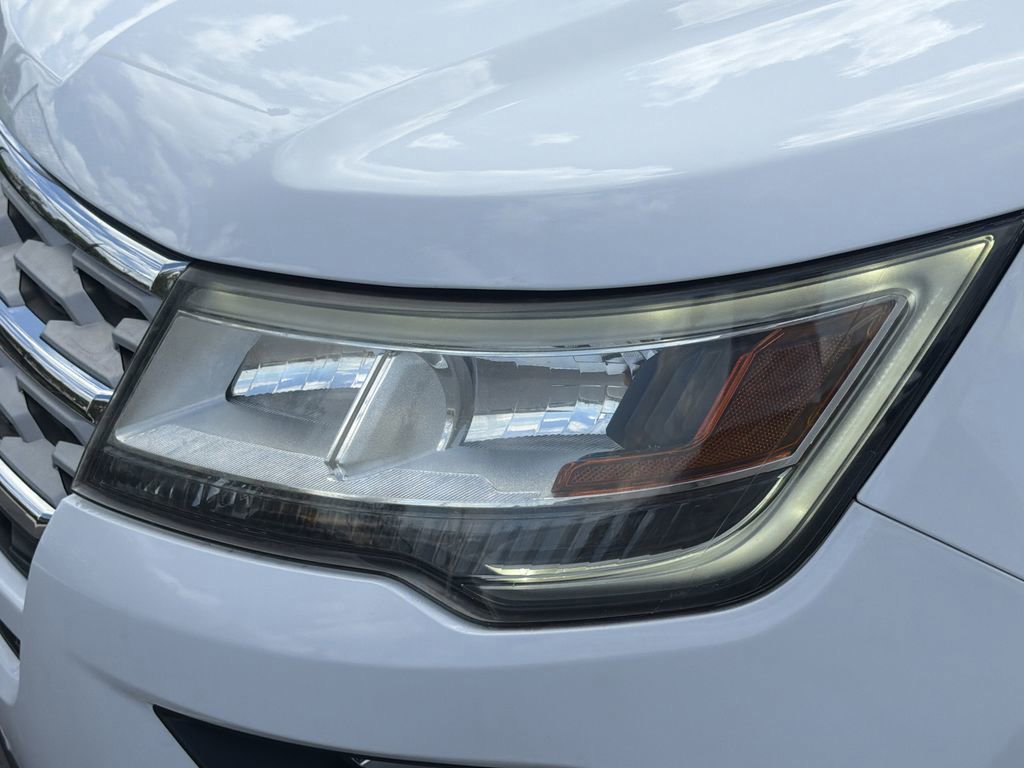 Certified 2018 Ford Explorer XLT w/ Equipment Group 202A image 8