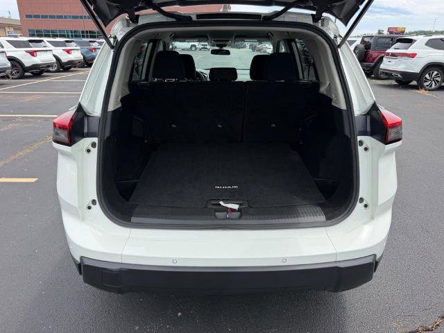 Used 2024 Nissan Rogue S FWD image 5