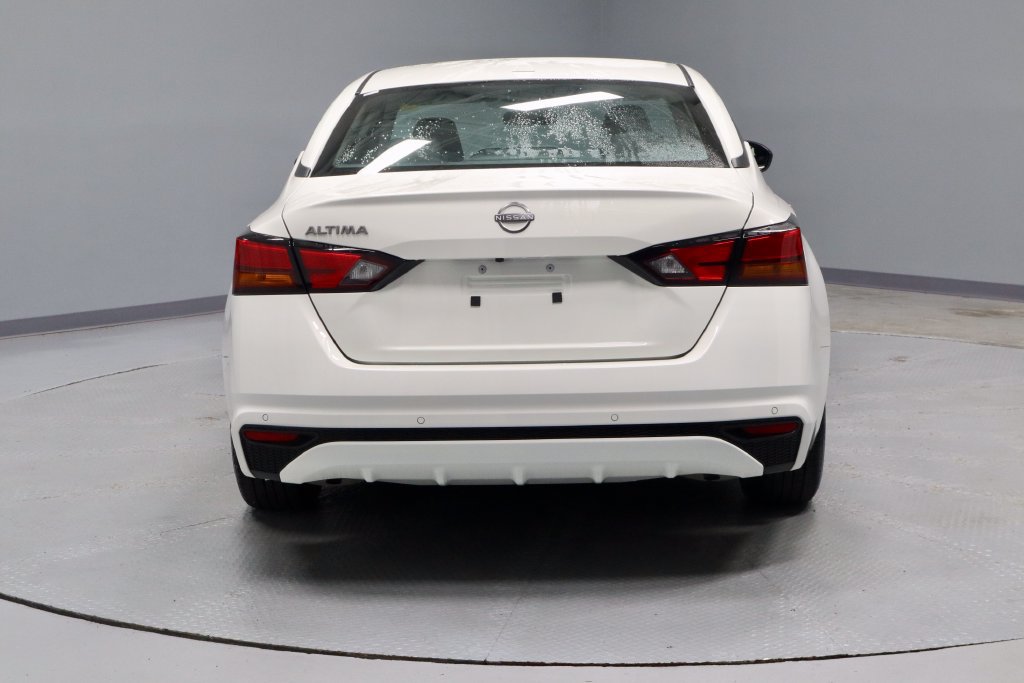 Used 2025 Nissan Altima 2.5 S FWD image 9