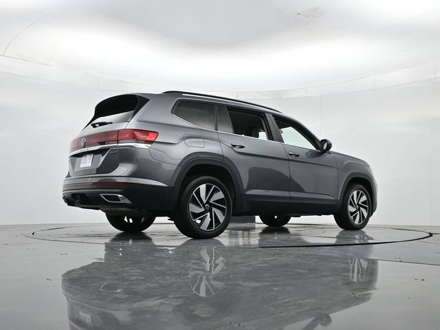 Used 2024 Volkswagen Atlas SE AWD/4WD image 32