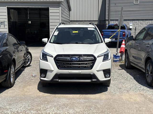Used 2023 Subaru Forester Limited AWD/4WD image 2