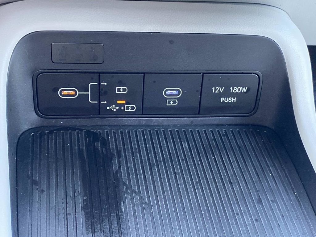 Used 2025 Hyundai Kona SEL FWD image 27