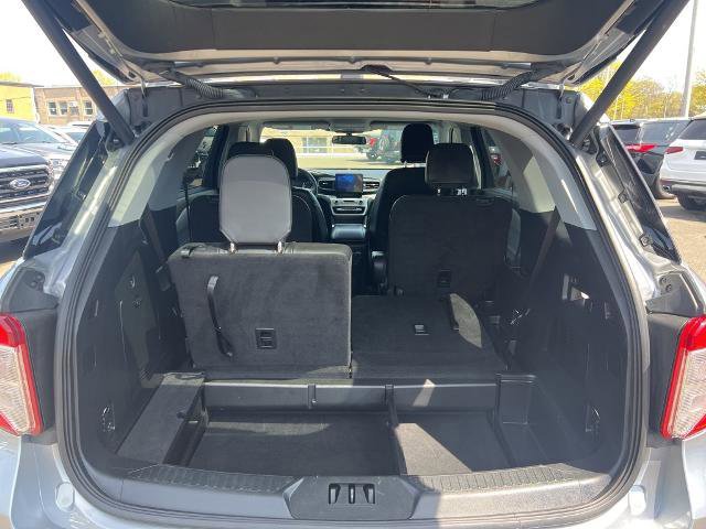 Certified 2022 Ford Explorer XLT w/ Equipment Group 202A image 19