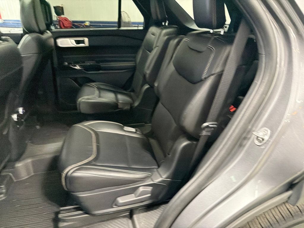 Certified 2024 Ford Explorer ST AWD/4WD image 12