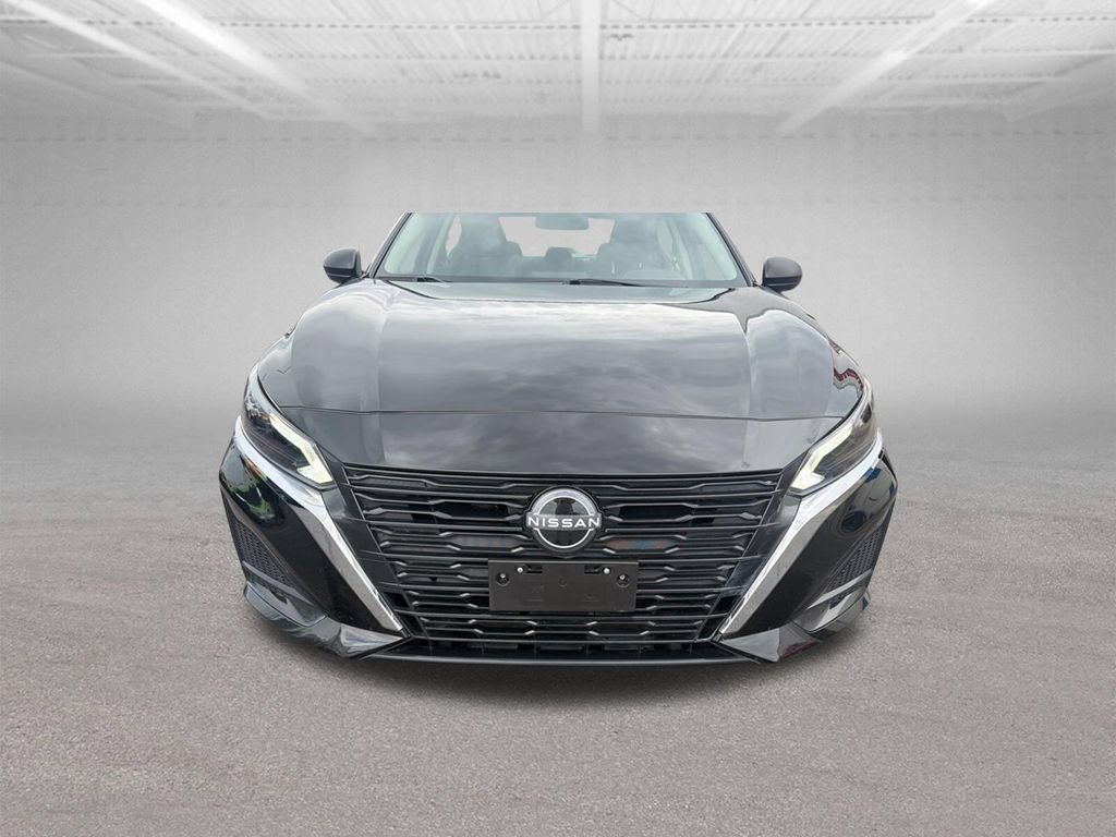 Used 2025 Nissan Altima 2.5 SV FWD image 15