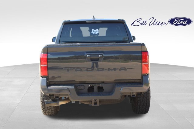 Used 2025 Toyota Tacoma SR5 AWD/4WD image 6