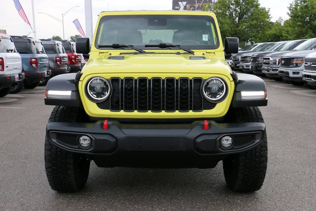 Used 2024 Jeep Wrangler Unlimited Rubicon AWD/4WD image 3