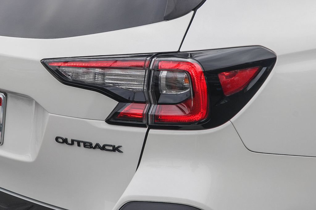 Used 2023 Subaru Outback Onyx Edition AWD/4WD image 12