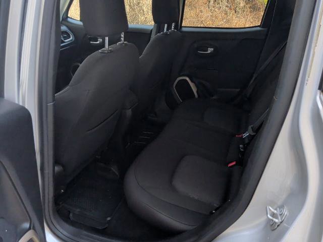 Used 2017 Jeep Renegade Latitude image 12