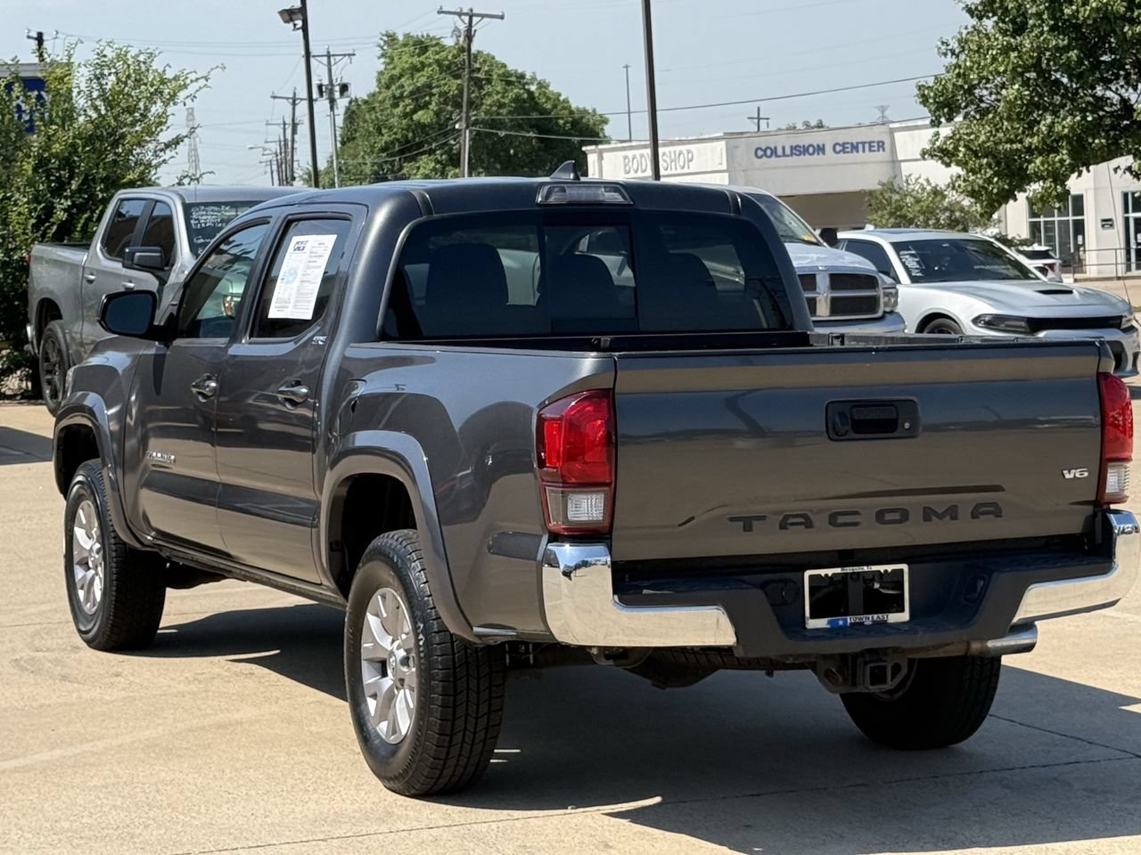 Used 2018 Toyota Tacoma SR5 RWD image 5