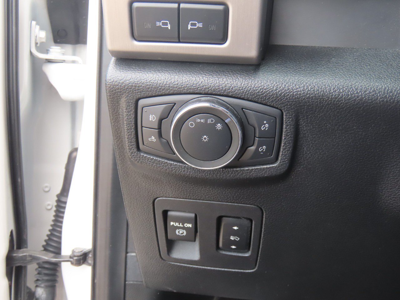 Certified 2019 Ford F150 Platinum w/ Equipment Group 701A Luxury AWD/4WD image 25