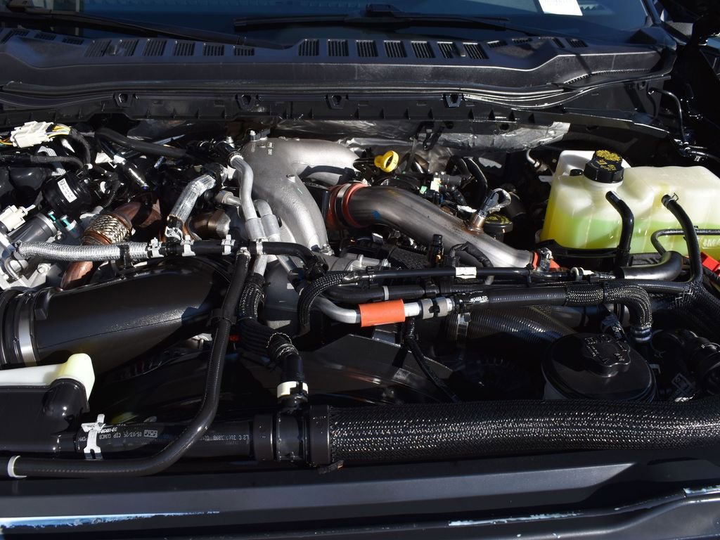 Certified 2025 Ford F450 Platinum w/ FX4 Off-Road Package image 19