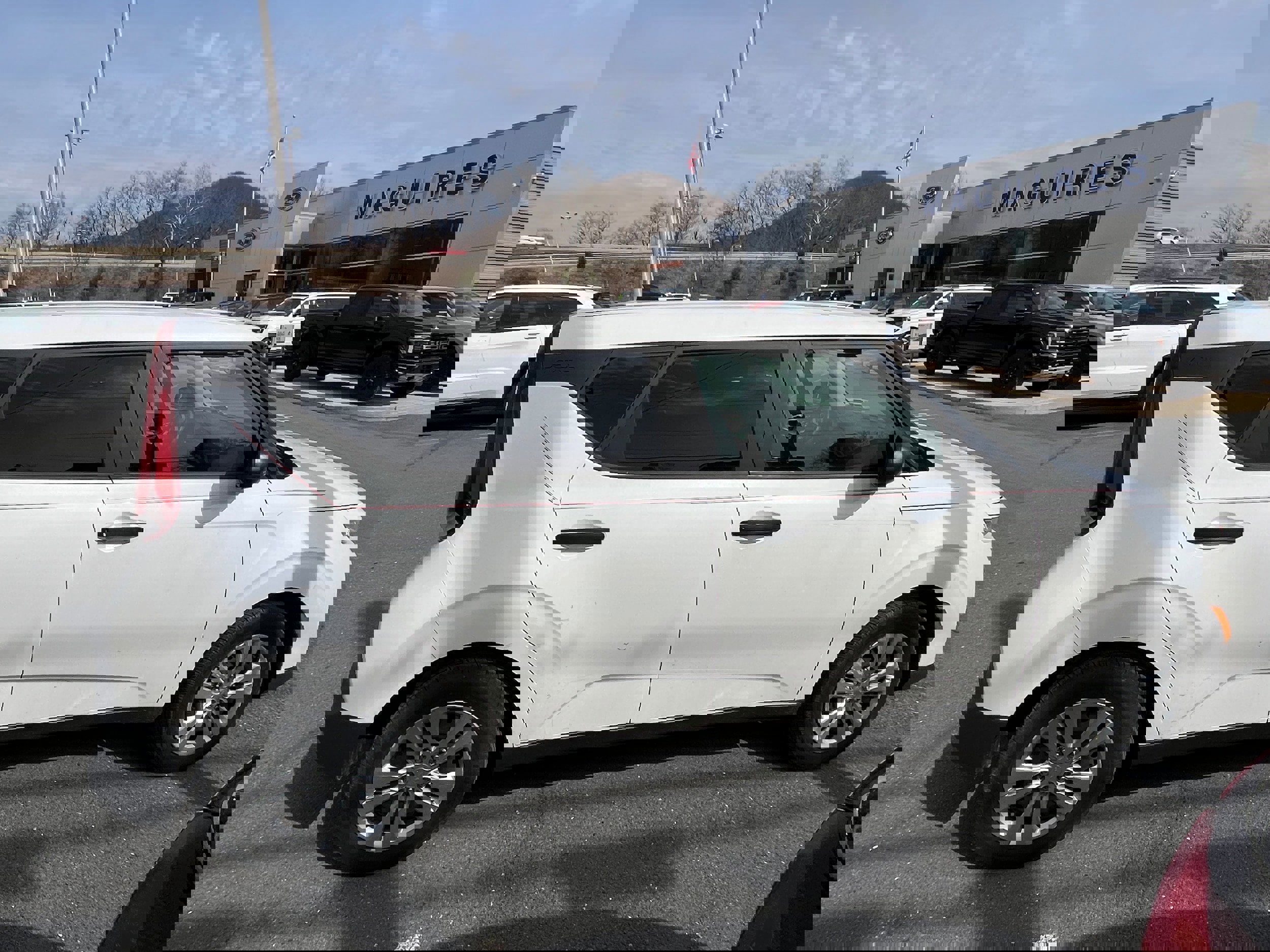 Used 2020 Kia Soul LX image 5
