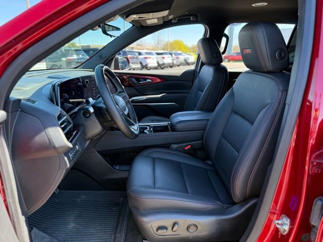 Used 2025 Chevrolet Traverse Z71 w/ Enhanced Driving Package AWD/4WD image 13