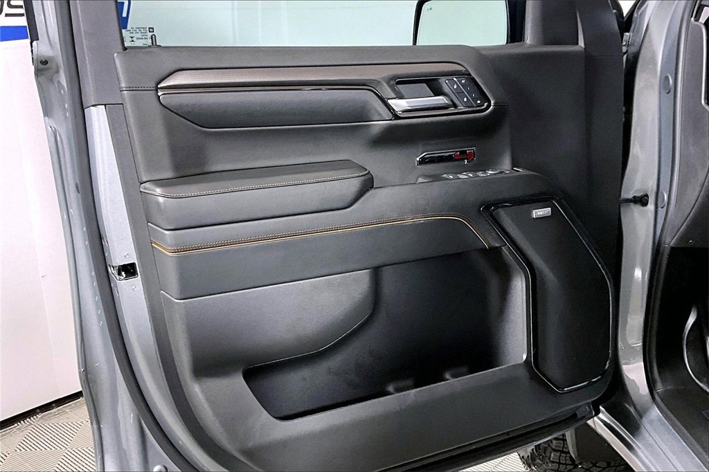 Used 2024 GMC Sierra 1500 AT4 w/ Technology Package image 18