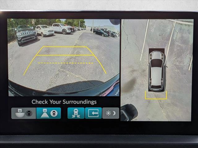 Used 2025 Honda Pilot TrailSport image 14