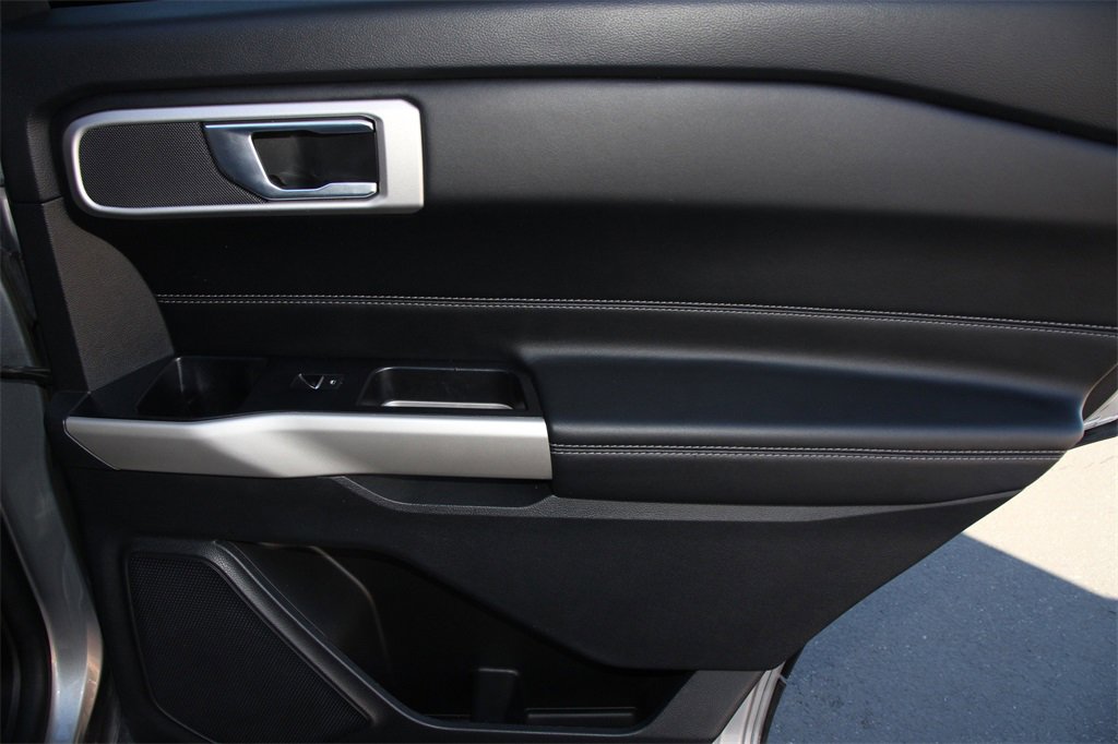 Certified 2022 Ford Explorer XLT w/ Equipment Group 202A image 26