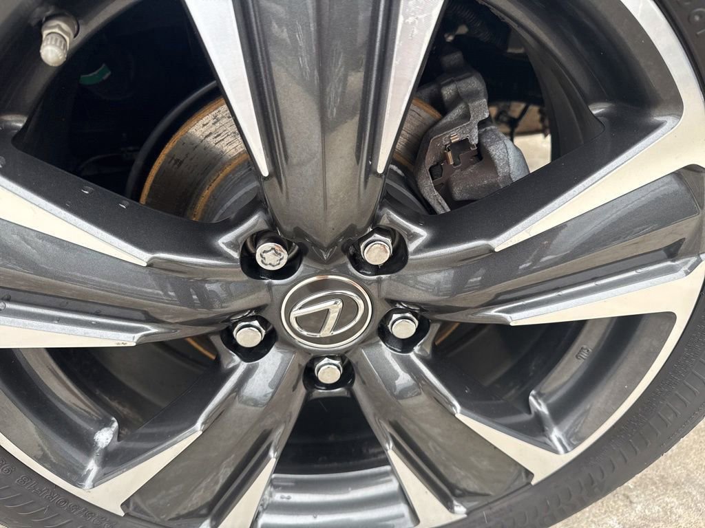 Used 2019 Lexus UX 200 image 29