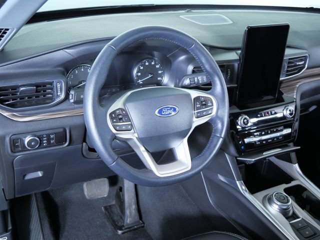 Certified 2023 Ford Explorer Limited w/ Limited Technology Package AWD/4WD image 19