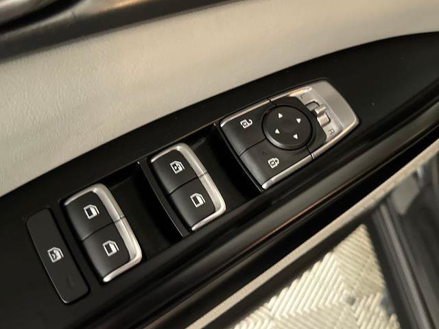 Used 2022 Kia Carnival LX FWD image 11