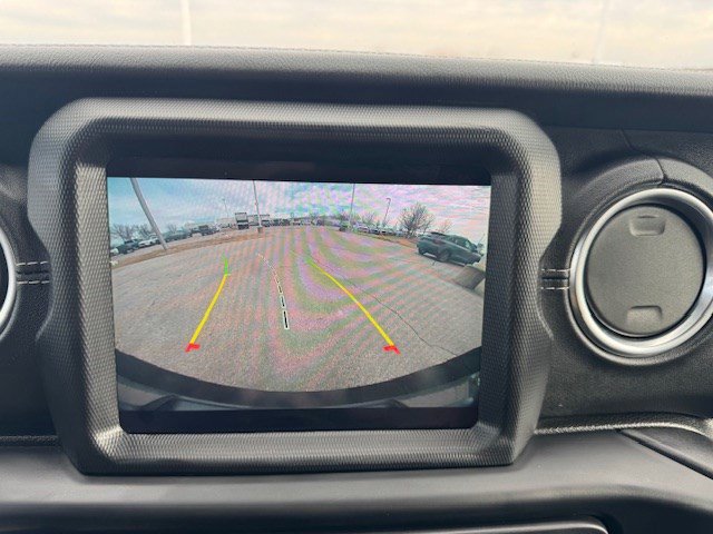 Used 2020 Jeep Wrangler Unlimited Sahara image 18