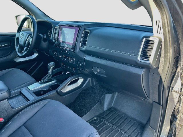 Used 2022 Nissan Frontier SV AWD/4WD image 36