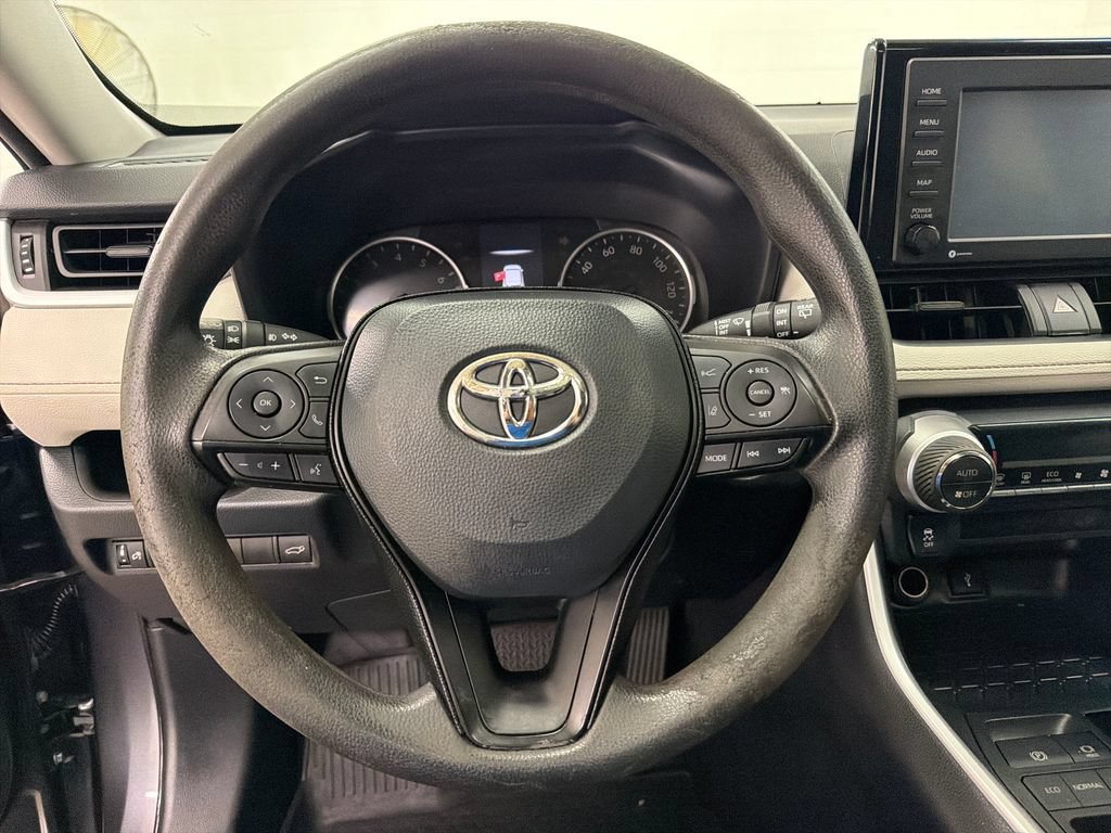Used 2020 Toyota RAV4 XLE w/ Convenience Package FWD image 20