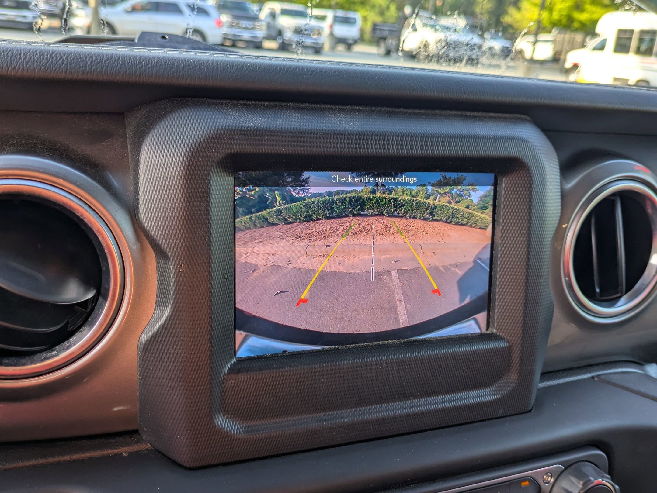 Used 2020 Jeep Wrangler Unlimited Sahara image 24