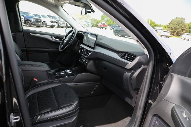 Certified 2024 Ford Escape Platinum AWD/4WD image 25