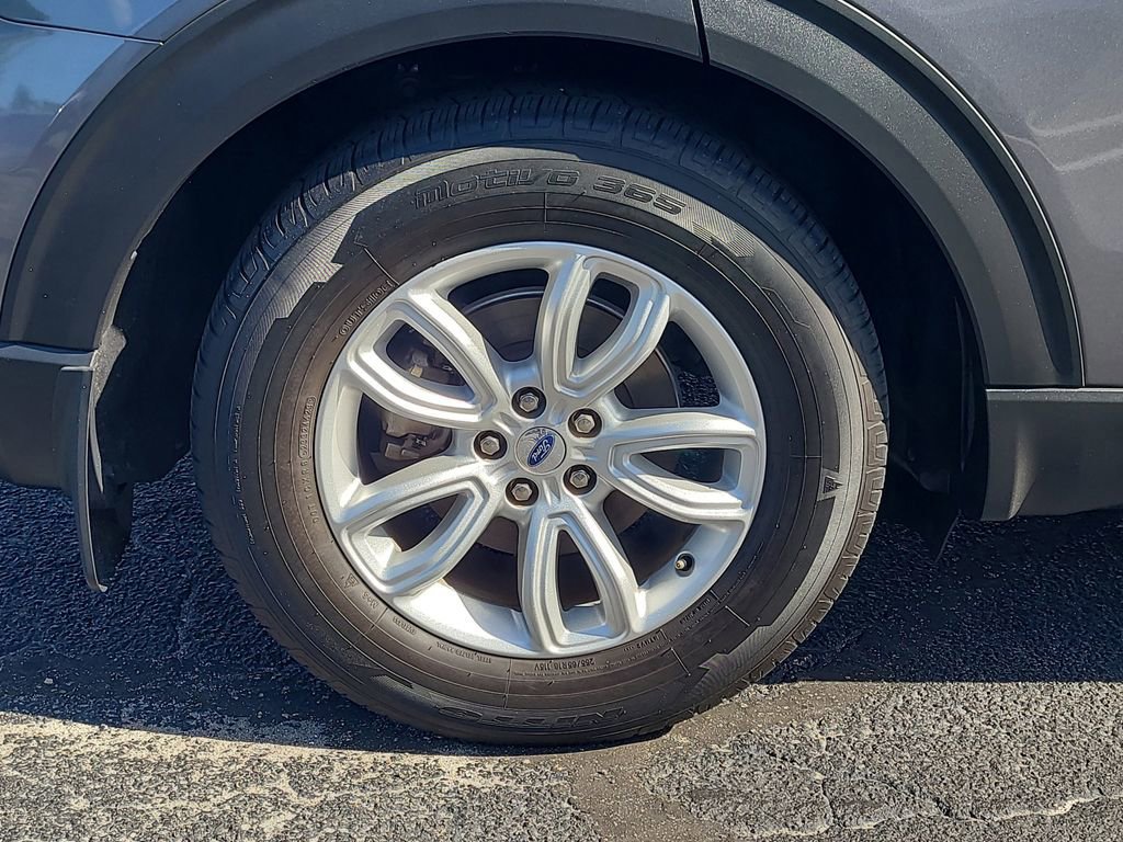 Certified 2021 Ford Explorer 2WD image 5