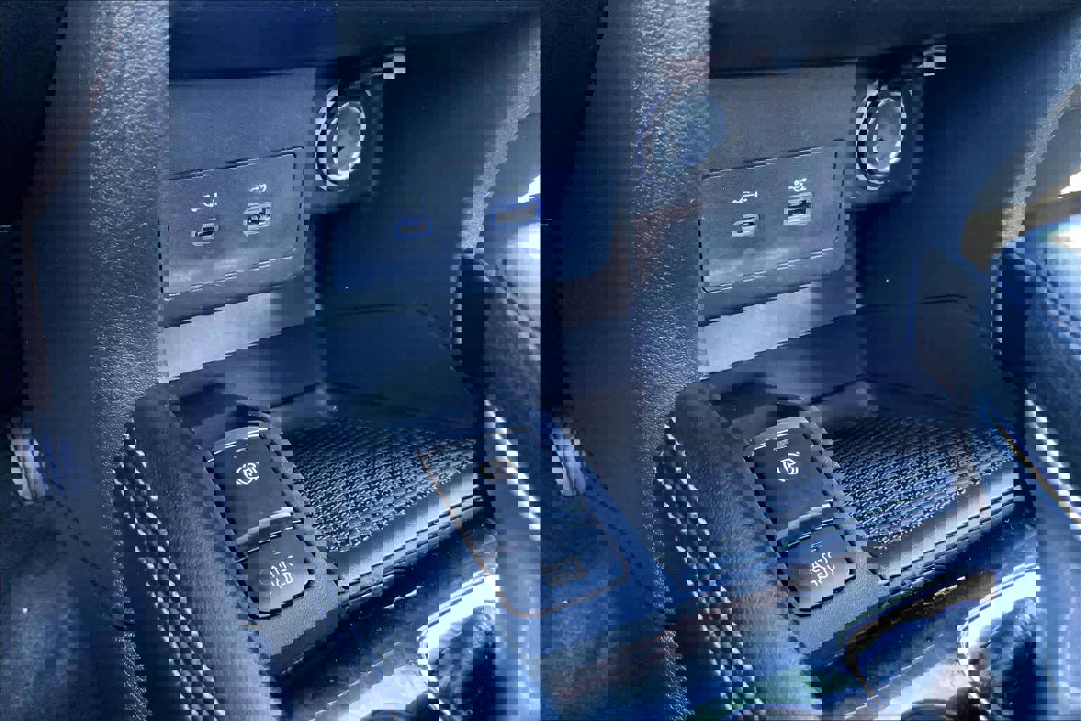 Used 2023 Nissan Kicks SR w/ SR Premium Package image 35