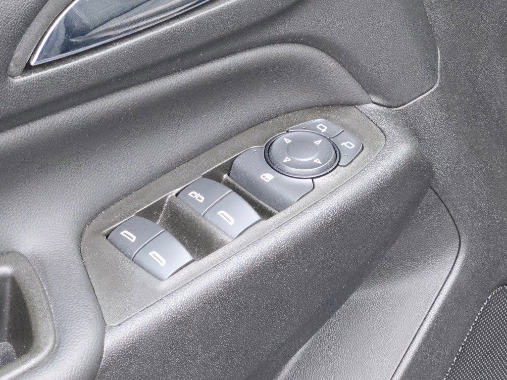 Used 2023 Chevrolet Equinox LT image 18