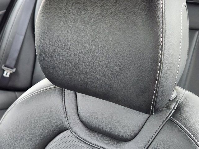 Used 2025 Genesis G70 2.5T image 24