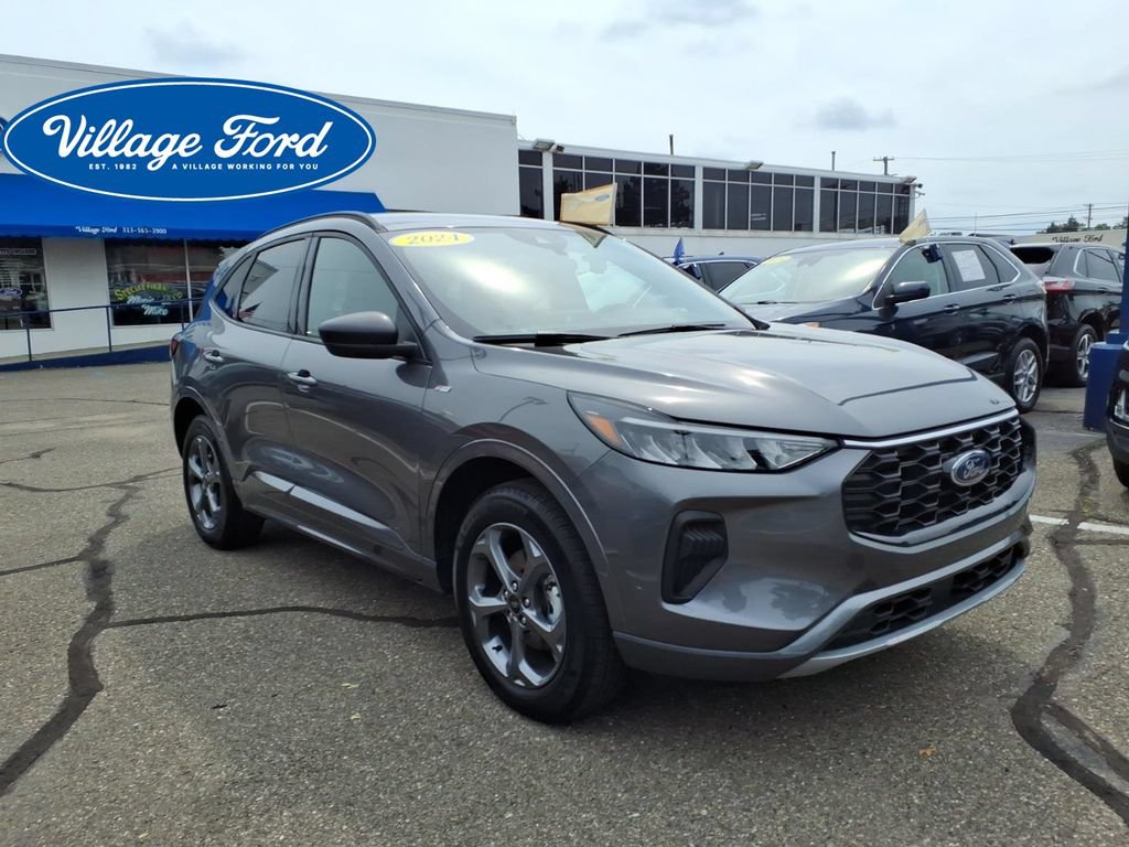 Certified 2024 Ford Escape ST-Line w/ Tech Pack #1 AWD/4WD image 4