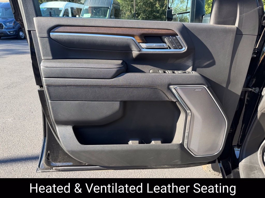Used 2025 Chevrolet Silverado 2500 High Country w/ Technology Package AWD/4WD image 3