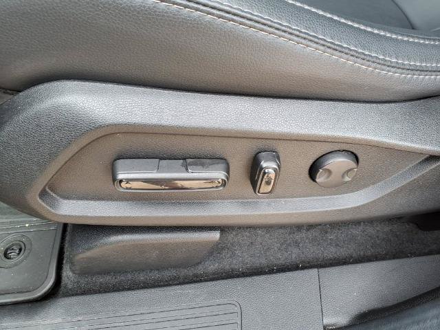 Used 2025 Honda Pilot Touring image 14