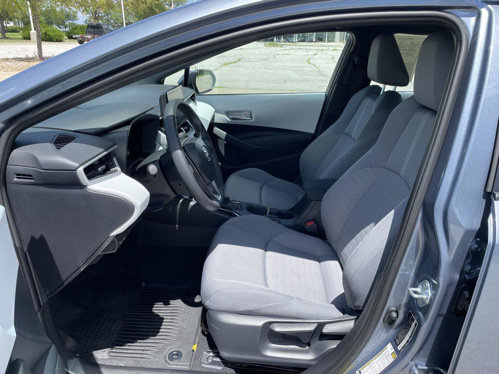 Used 2026 Toyota Corolla SE FWD image 17