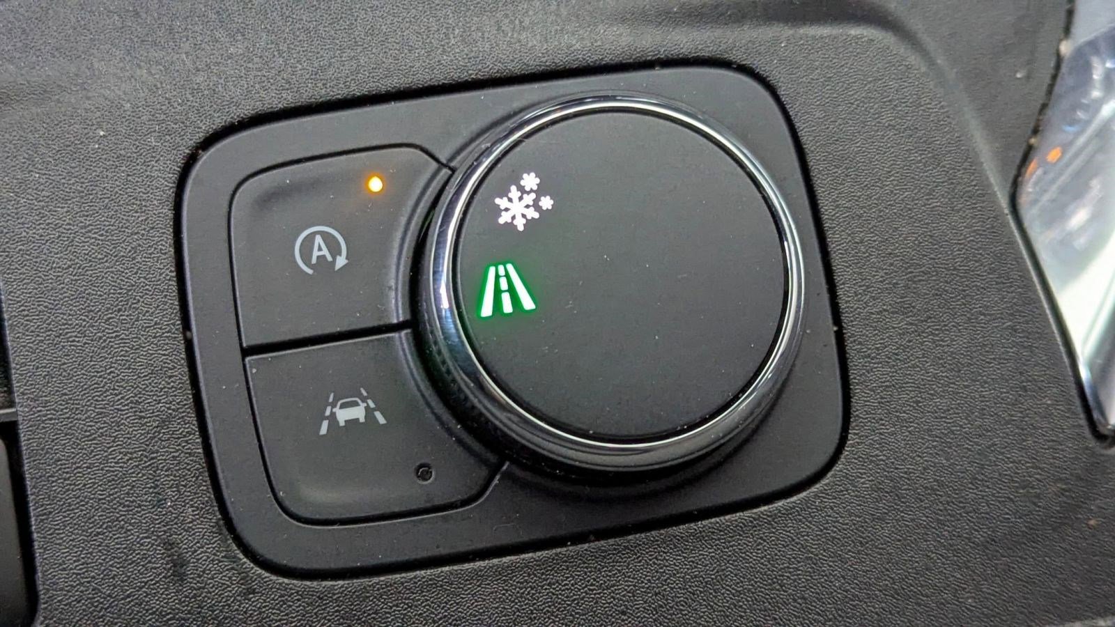 Used 2023 Chevrolet Traverse LS w/ Midnight/Sport Edition image 28