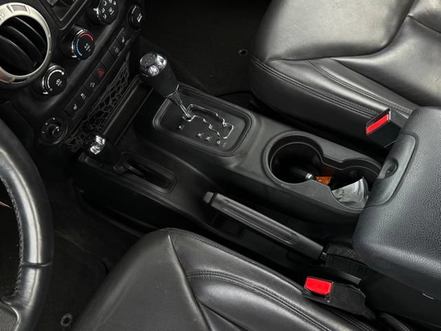Used 2018 Jeep Wrangler Unlimited Sahara AWD/4WD image 24