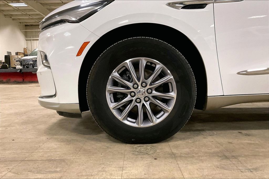 Used 2024 Buick Enclave Premium AWD/4WD image 9