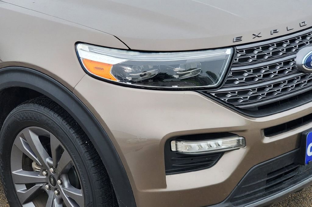 Certified 2021 Ford Explorer XLT w/ Equipment Group 202A RWD image 7