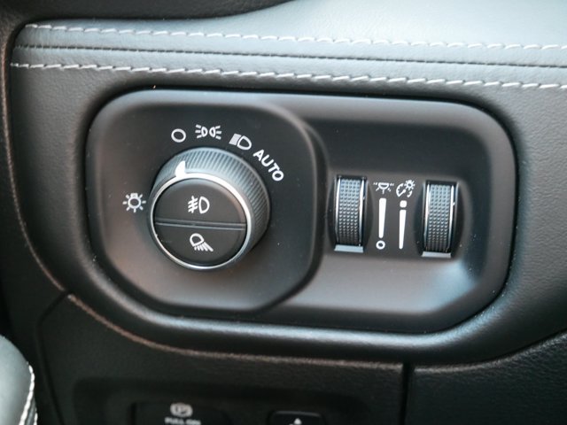 Used 2019 RAM 1500 Limited AWD/4WD image 19