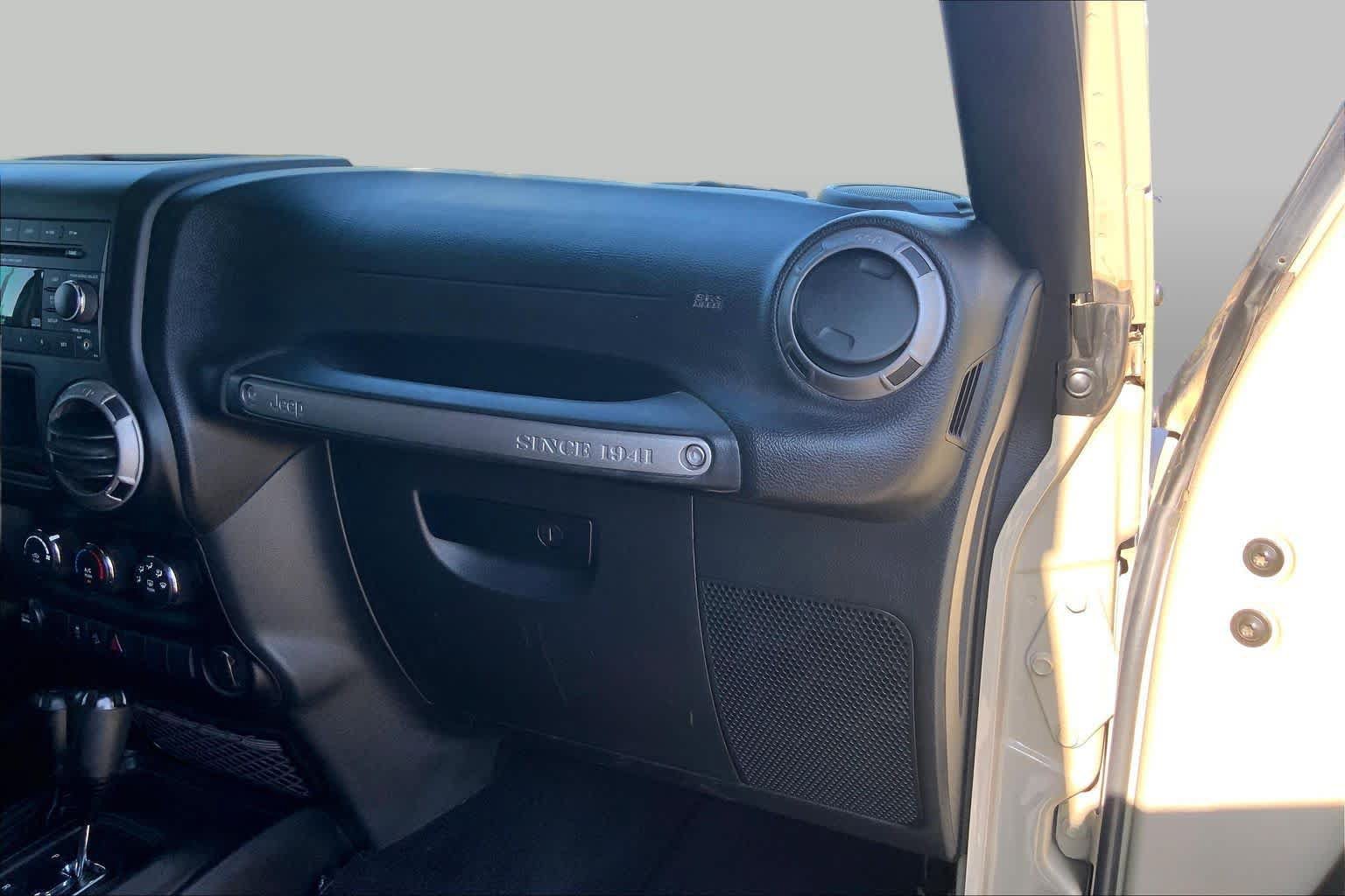 Used 2017 Jeep Wrangler Sport AWD/4WD image 19