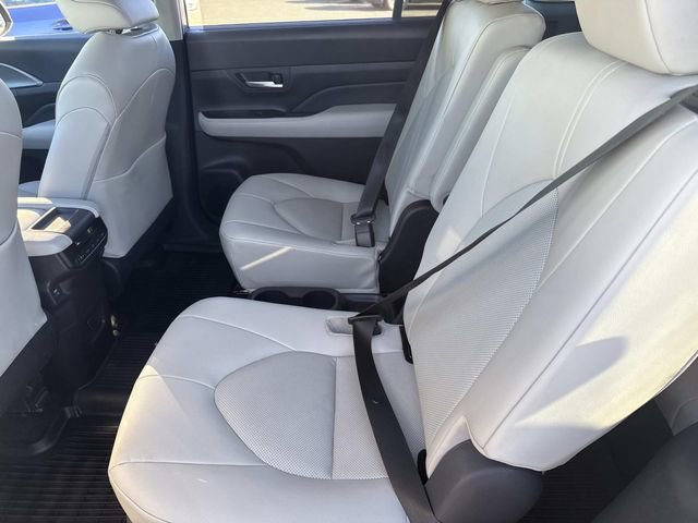 Used 2024 Toyota Grand Highlander XLE image 16