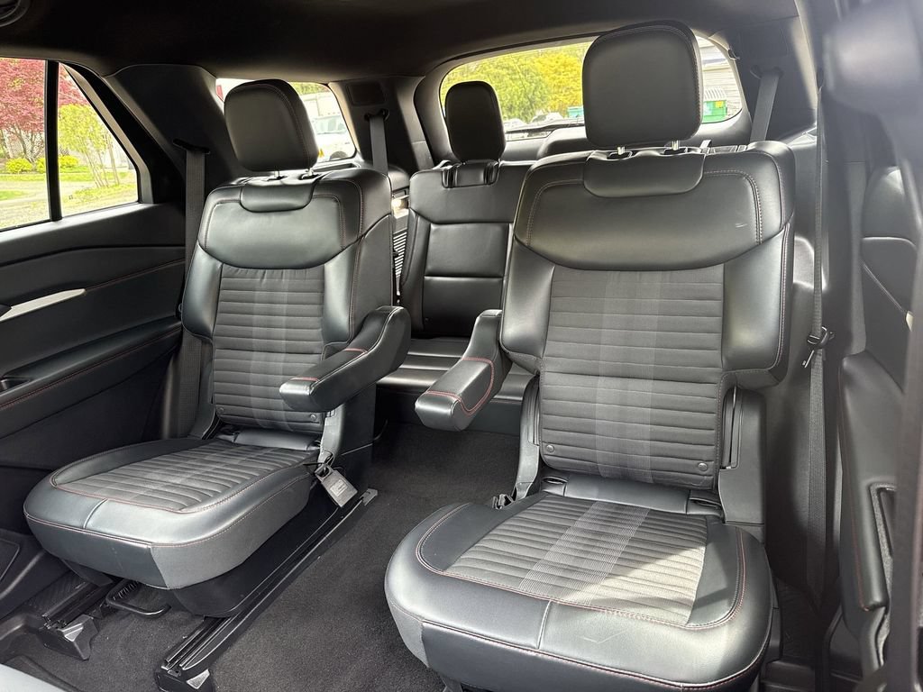 Certified 2025 Ford Explorer ST-Line AWD/4WD image 21