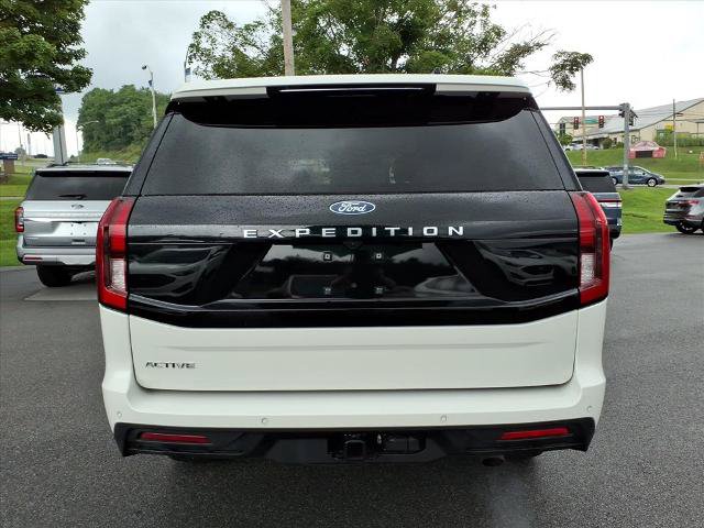 Certified 2025 Ford Expedition Active AWD/4WD image 3