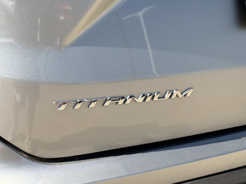 Certified 2024 Ford Edge Titanium AWD/4WD image 9